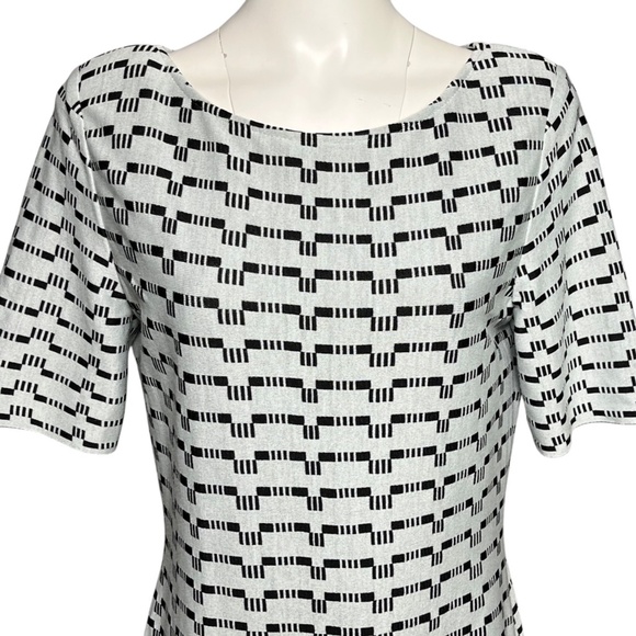 St. John Gray Black Knit Fit & Flare Dress Rayon Wool Printed Boat Neck size 12 - Picture 2 of 11